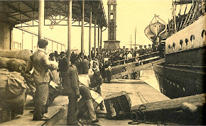 European immigrants arriving at Buenos Aires harbour.