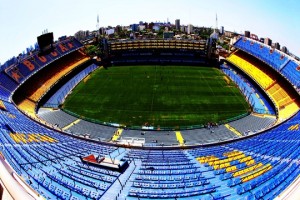 http://www.diarioregistrado.com/index.php/deportes/84049-allanaron-la-bombonera-por-la-pirotecnia-contra-gimnasia.html